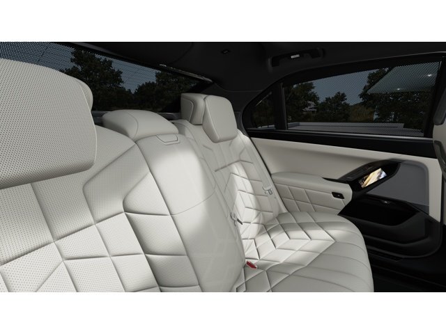 New 2027 Black Sapphire Metallic BMW i7 image 12