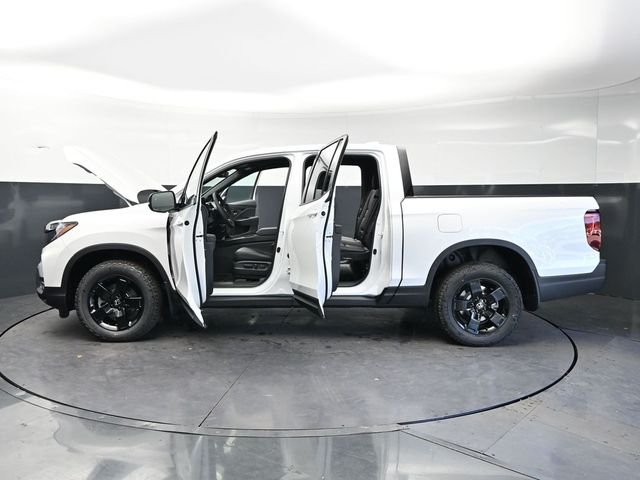 New 2026 Platinum White Pearl Honda Black Edition image 33