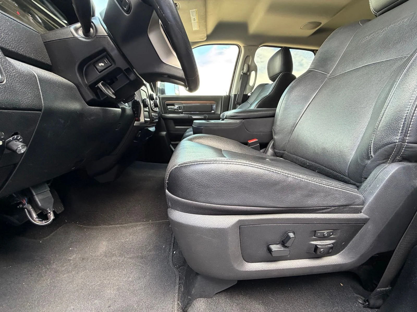 Used 2016 Black Ram Laramie image 6