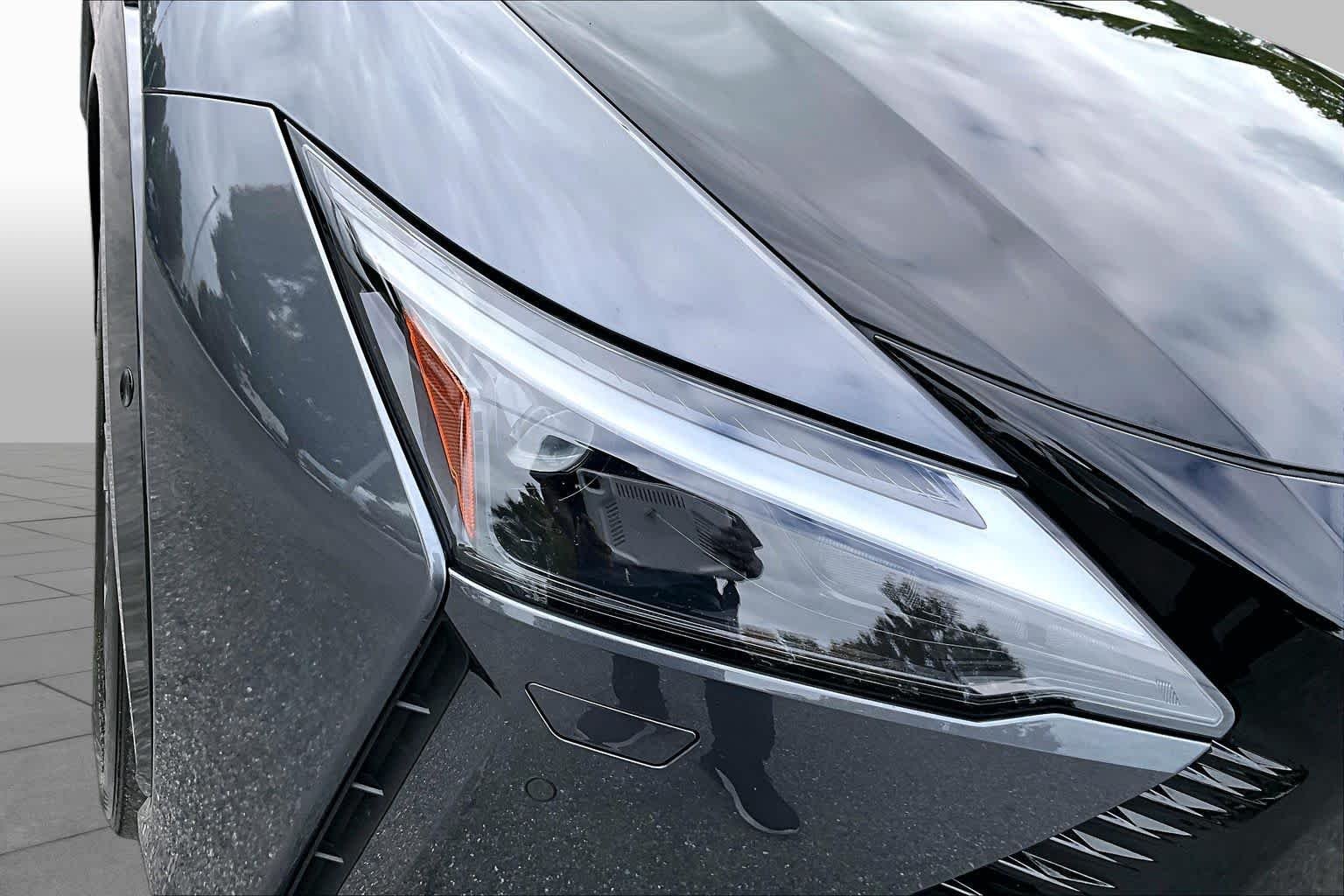 Used 2023 Cloudburst Gray/Black Lexus Luxury image 27