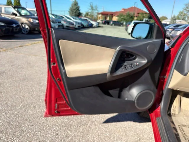 Used 2011 Red Toyota Base image 18