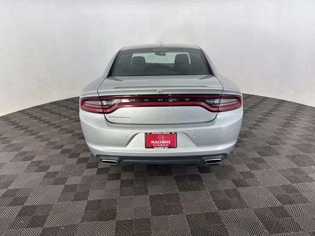 Used 2023 Silver Dodge SXT image 6