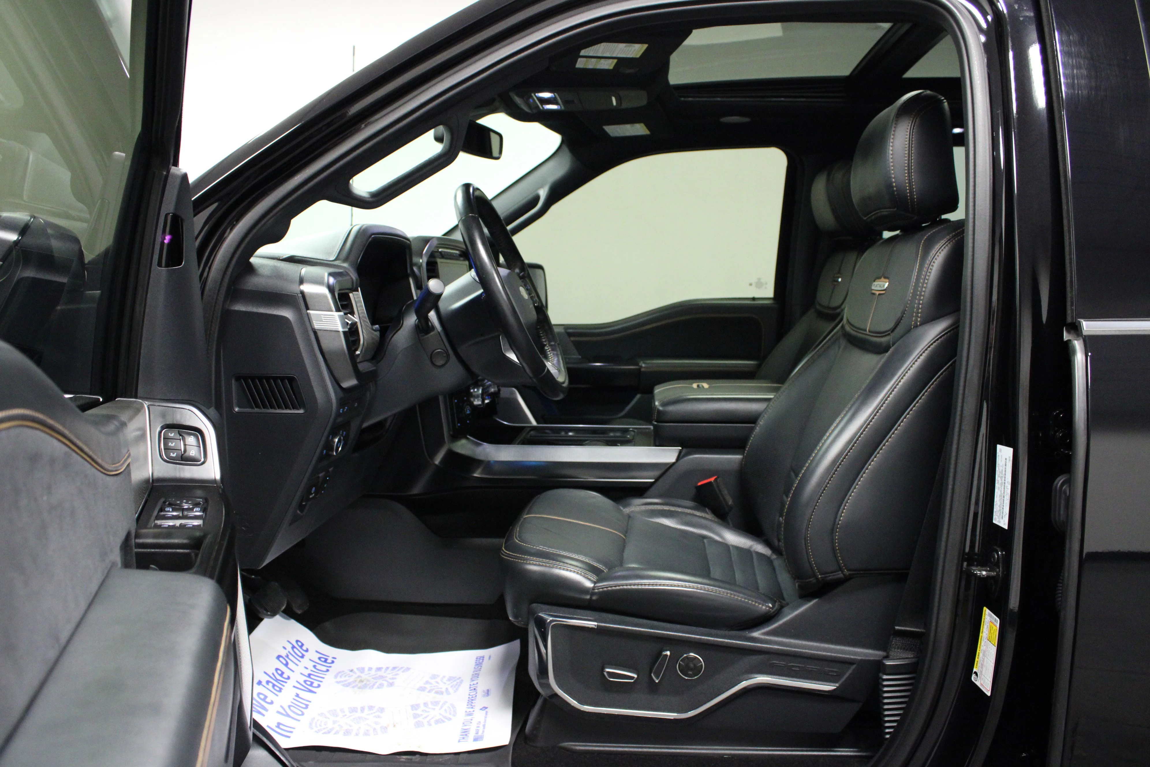 Used 2022 Black Metallic Ford Platinum image 12