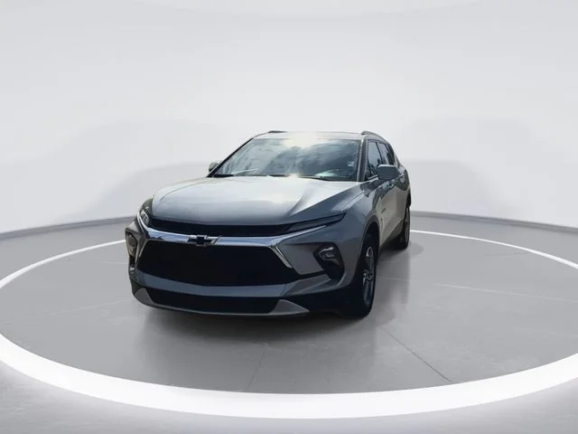 Used 2023 Gray Chevrolet LT image 4