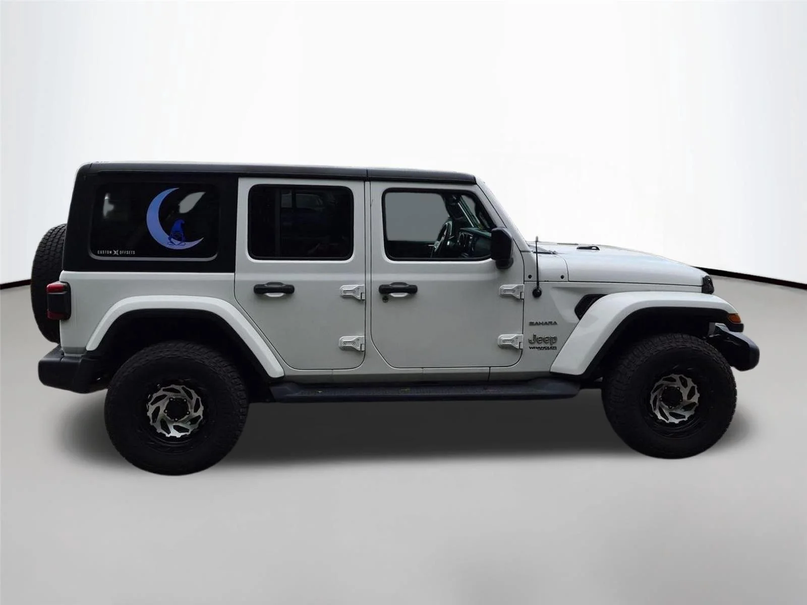 Used 2021 Bright White Clearcoat Jeep Unlimited Sahara image 6