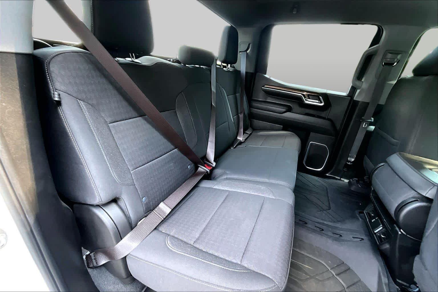 Used 2024 Summit White Chevrolet RST image 18