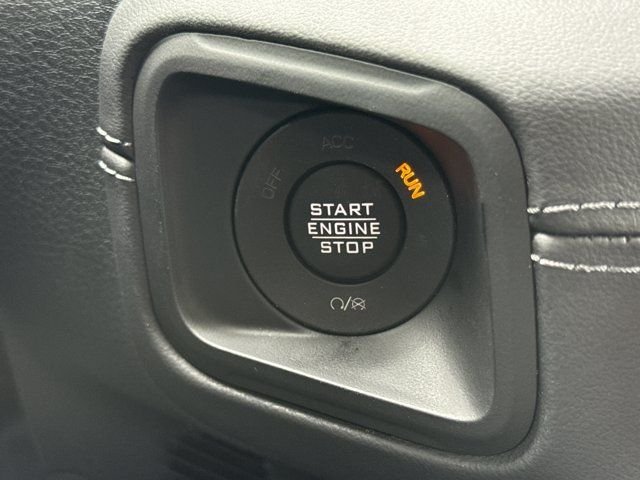 2025 Jeep Wrangler 4-Door Sahara - Photo 21