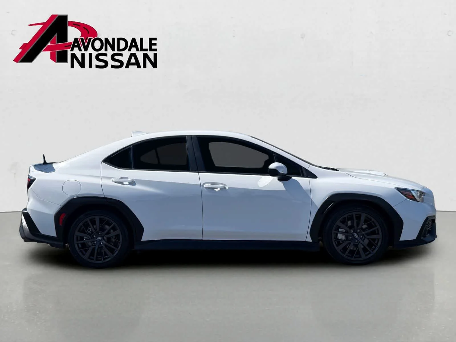 Used 2022 Ceramic White Subaru Premium image 7