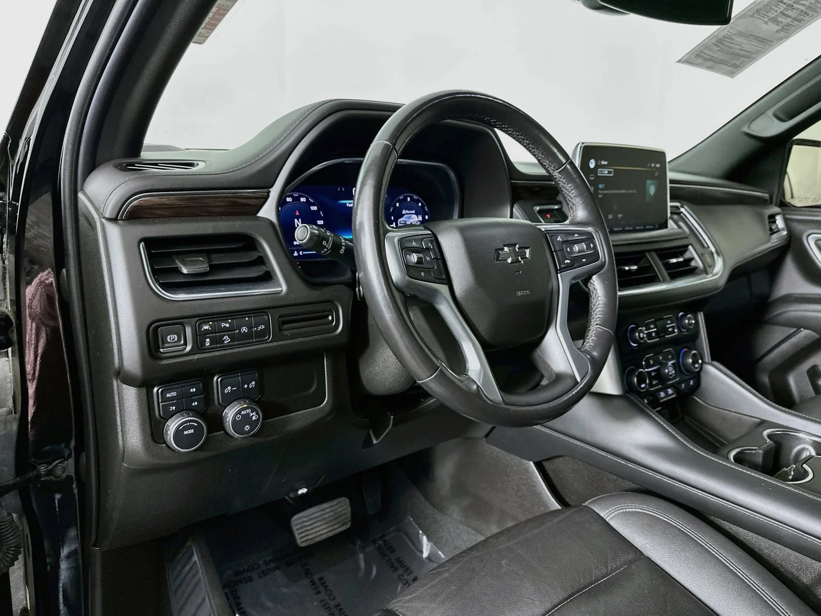 Used 2022 Black Chevrolet Z71 image 10