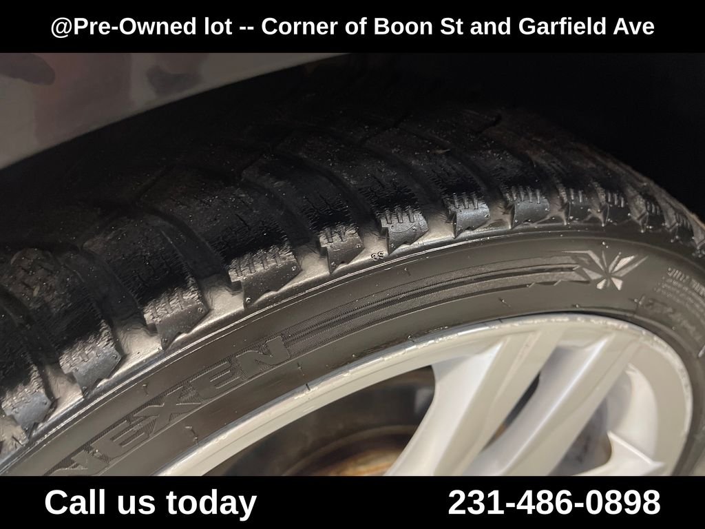 Used 2015  Volkswagen SEL image 7