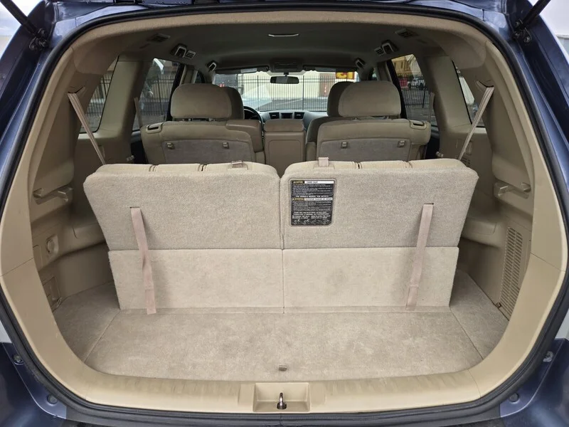Used 2013 SHORELINE BLUE Toyota Plus image 11