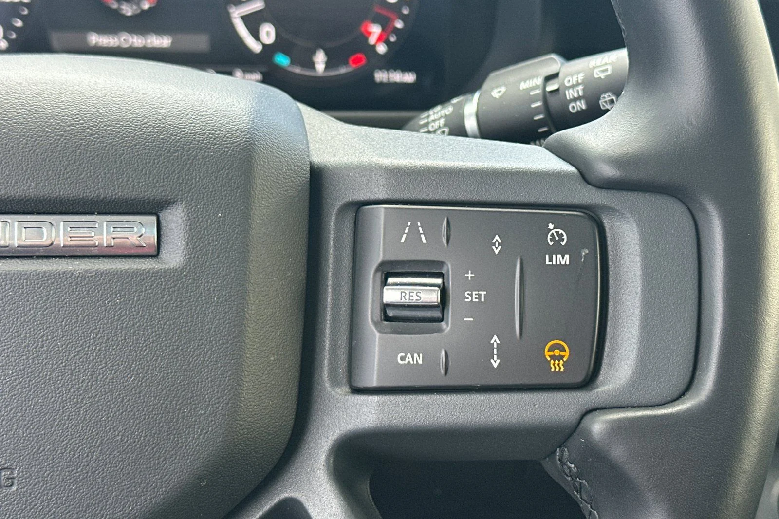 Used 2025  Land Rover S image 31