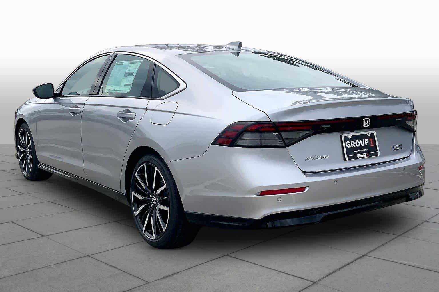 New 2026 Solar Silver Metallic Honda Touring Hybrid image 11