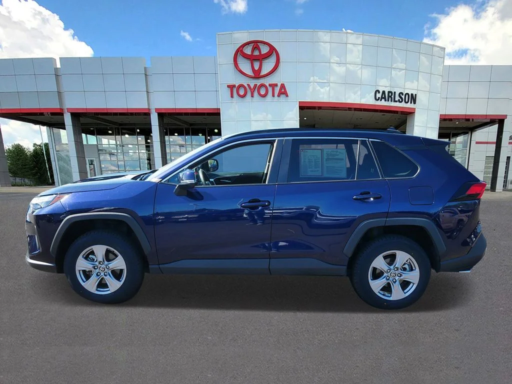 Certified Used 2025  Toyota XLE image 7