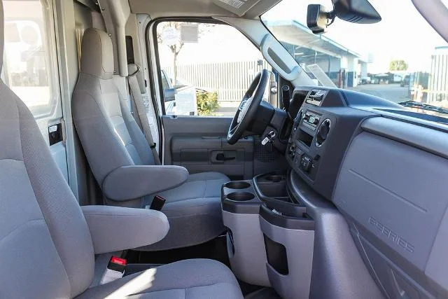 New 2026 Oxford White Ford E-350 SRW image 55