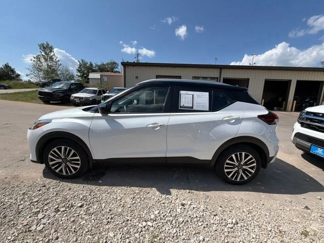 Used 2023 White Nissan SV image 6