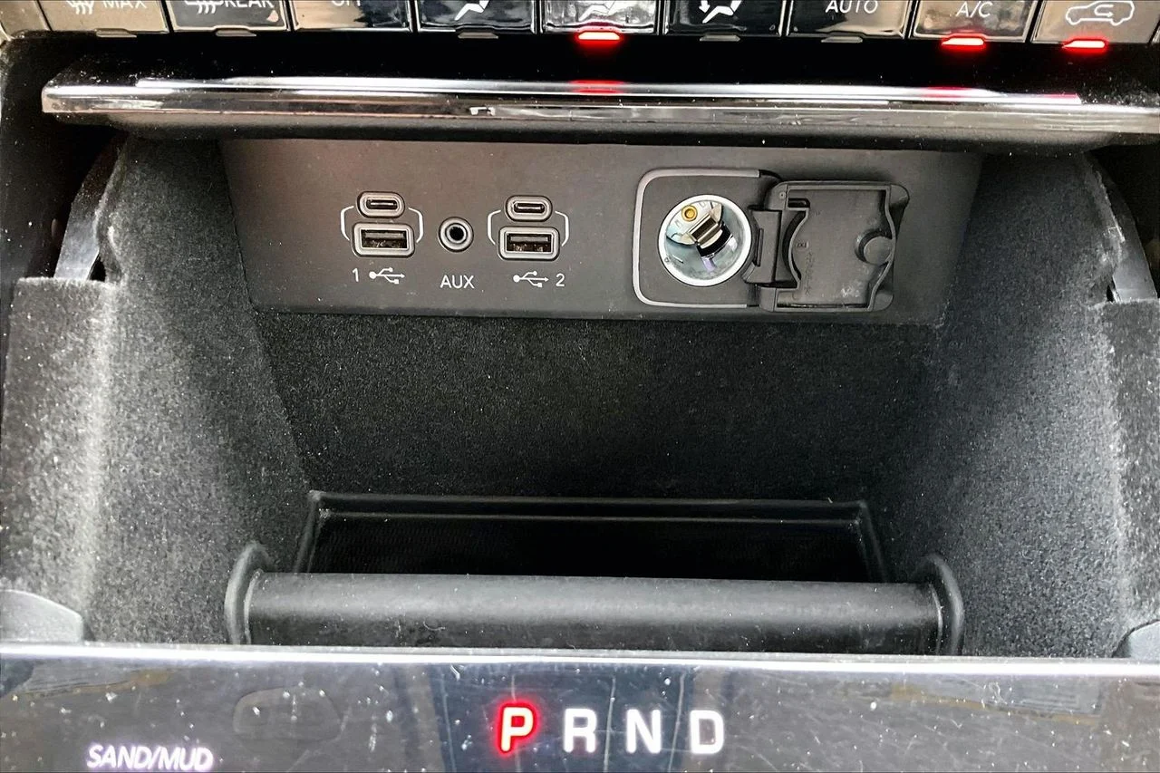 Used 2021 White Jeep Limited image 17