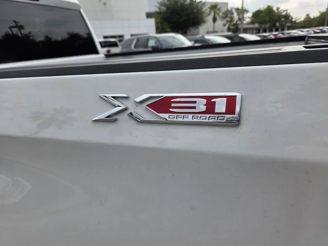 New 2026 Summit White GMC Elevation image 10