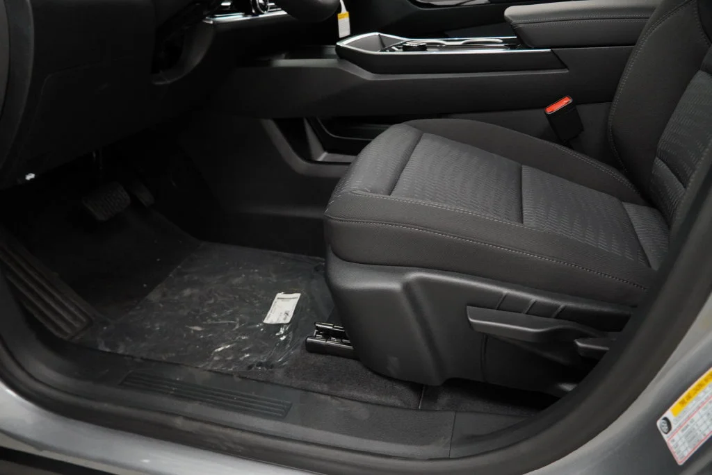 New 2027 Sterling Gray Metallic Chevrolet LT image 23