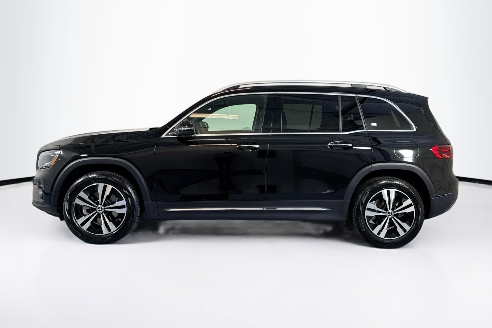 New 2026 Night Black Mercedes-Benz GLB 250 image 8