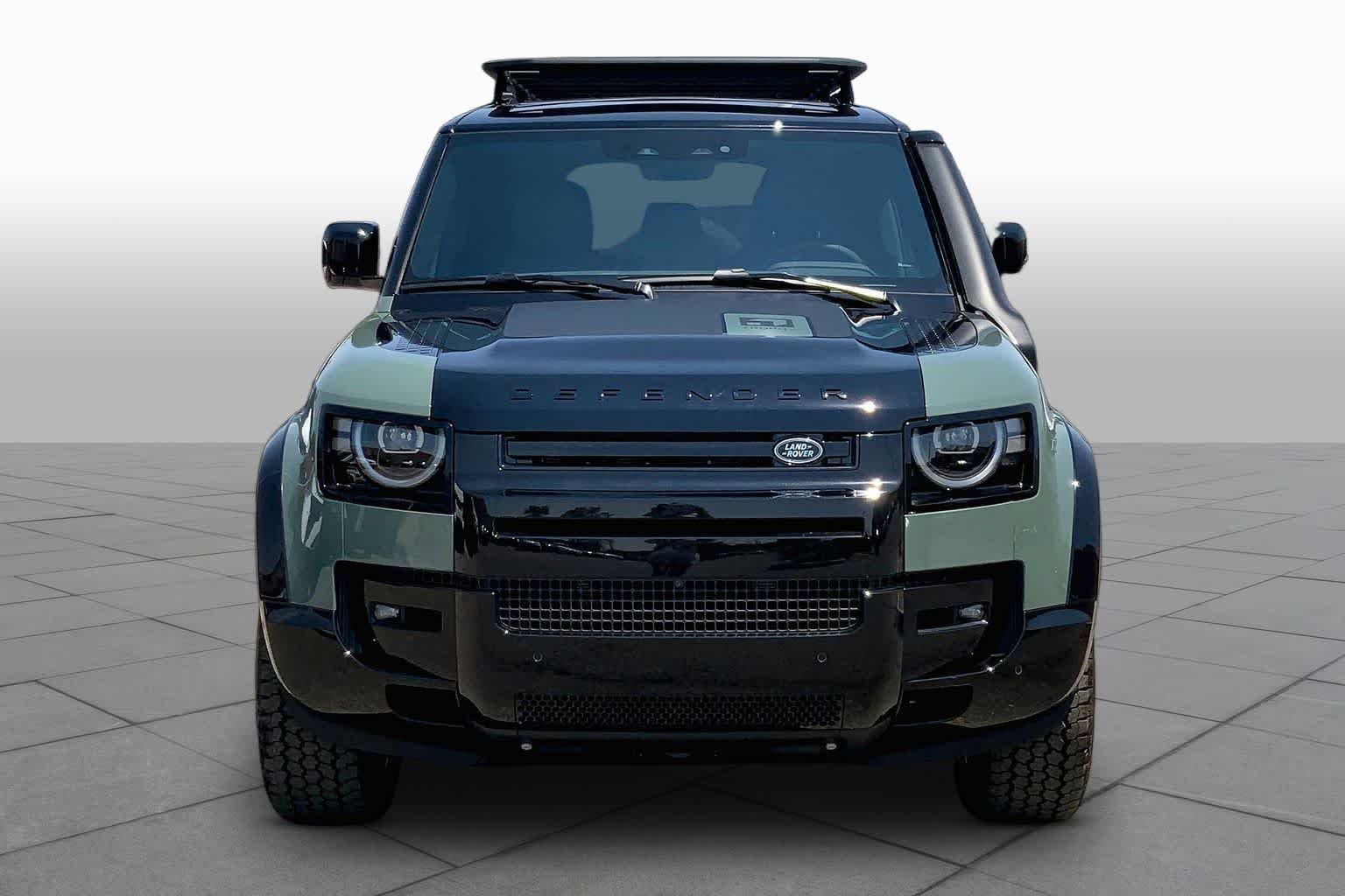 New 2026 GREEN Land Rover  image 3
