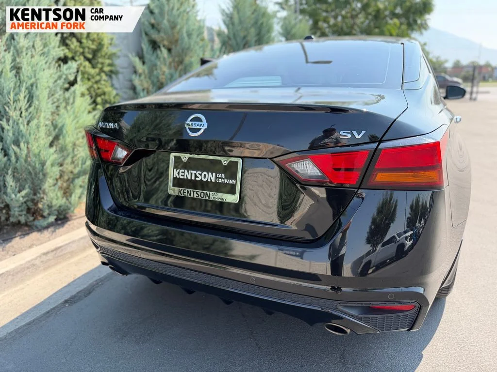 Used 2019 Black Nissan 2.5 SV image 32