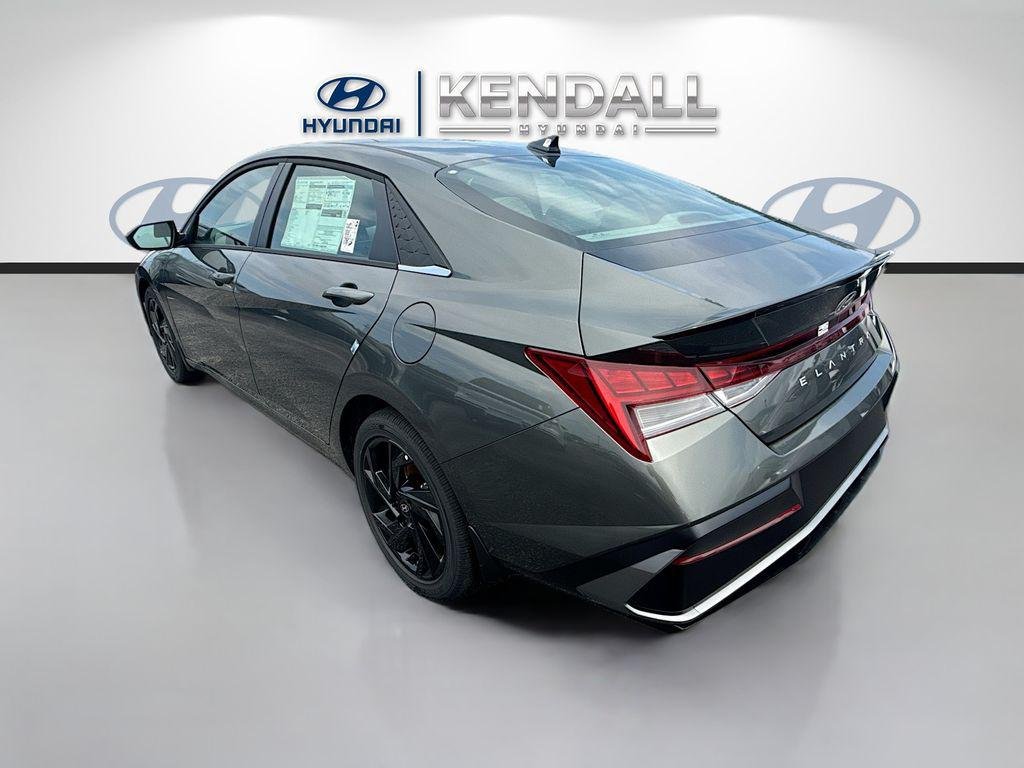 New 2026 Amazon Gray Hyundai SEL Sport Premium image 4