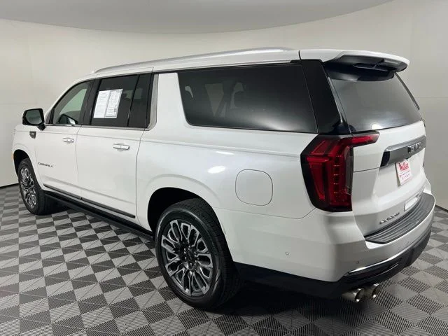 Used 2023 White GMC Denali Ultimate image 5