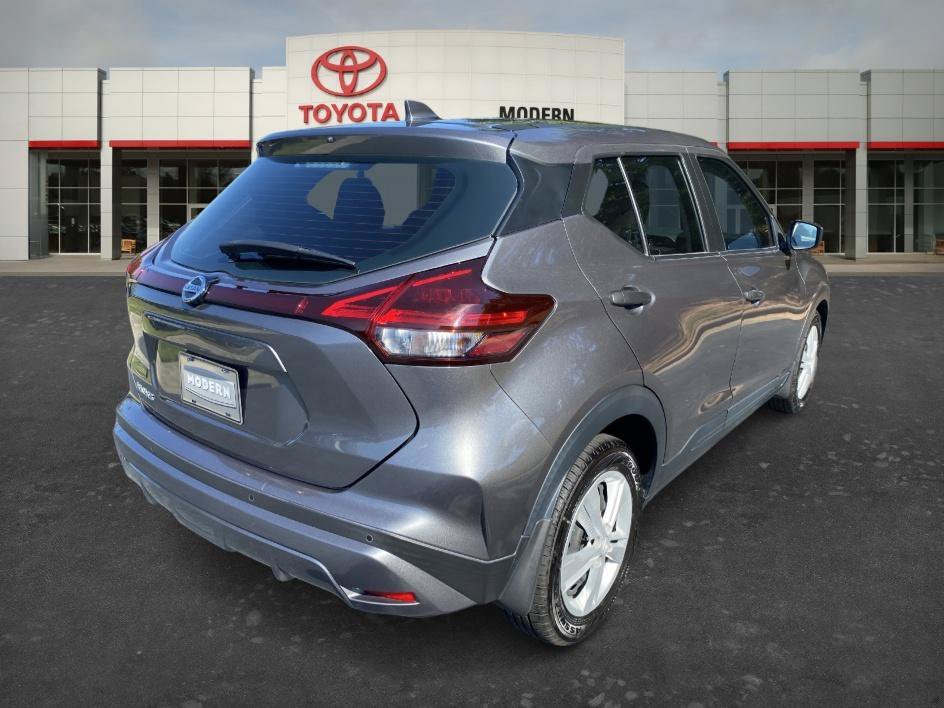 Used 2021 Gun Metallic Nissan S image 5
