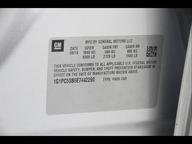 Certified Used 2014 SILVER ICE METALLIC Chevrolet 1LT image 19