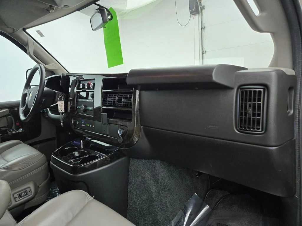 2023 Chevrolet Express Cargo Work Van - Photo 42