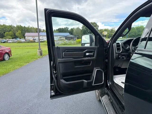 Used 2024 Black Ram Laramie image 13