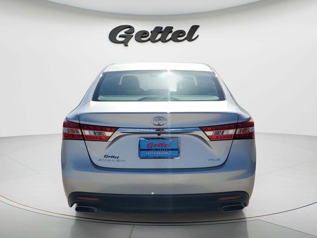 Used 2014 Silver Toyota XLE image 6