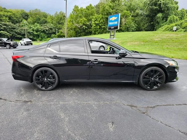 Used 2022 Black Nissan 2.5 SR image 9