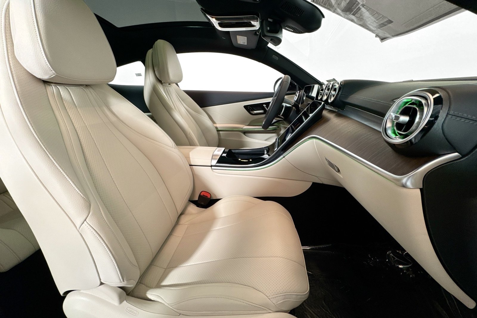 New 2026 Polar White Mercedes-Benz CLE 300 image 25
