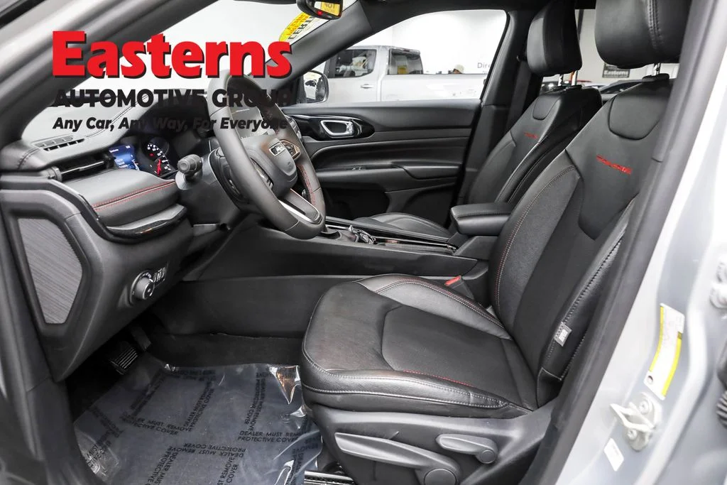 Used 2024 Silver Jeep Trailhawk image 14