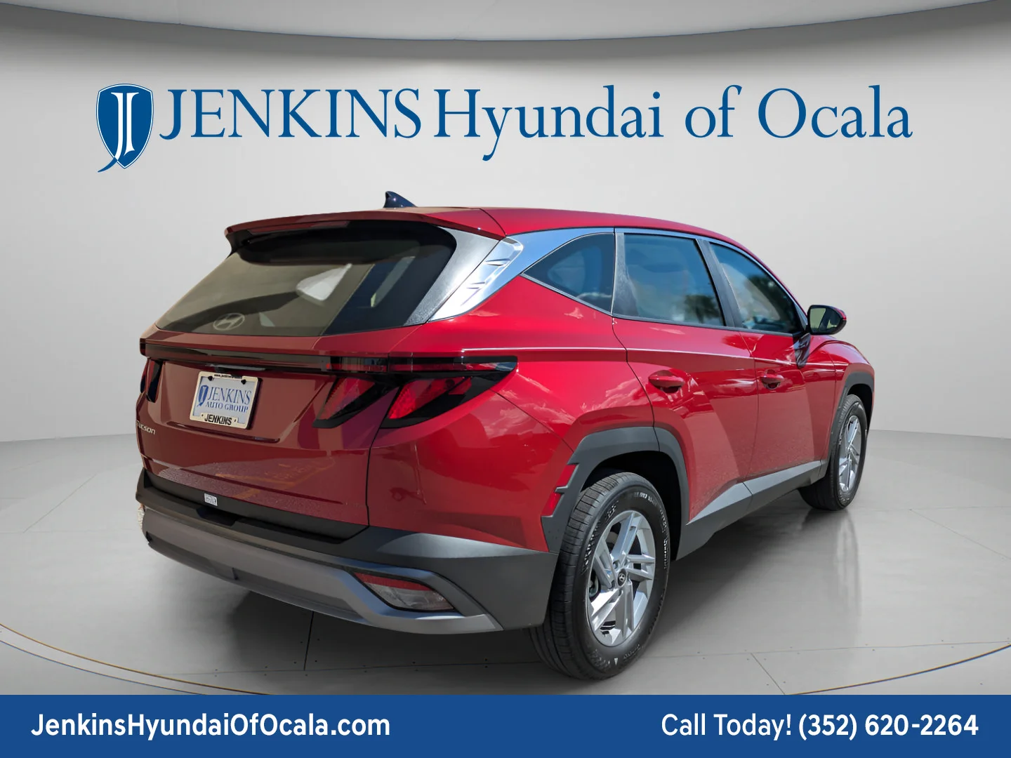 Used 2026 Ultimate Red Hyundai SE image 4