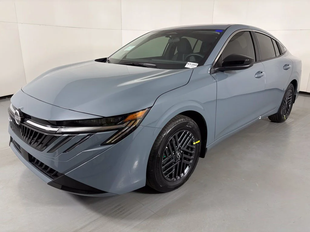 Used 2026 Gray Nissan SV image 4