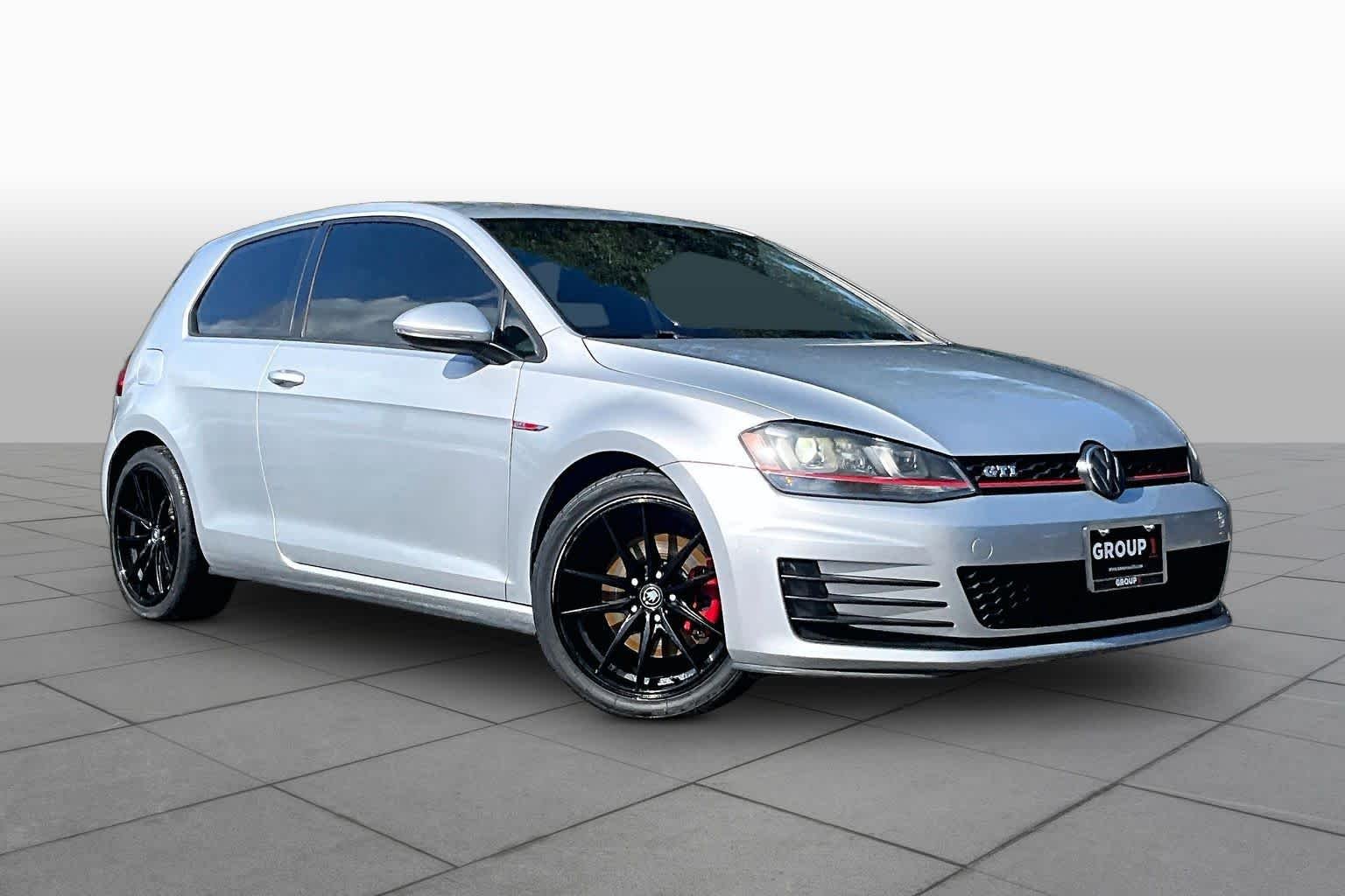 Used 2015 Reflex Silver Metallic Volkswagen S image 3