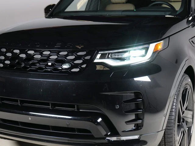 Certified Used 2025 Black Land Rover Dynamic SE image 28