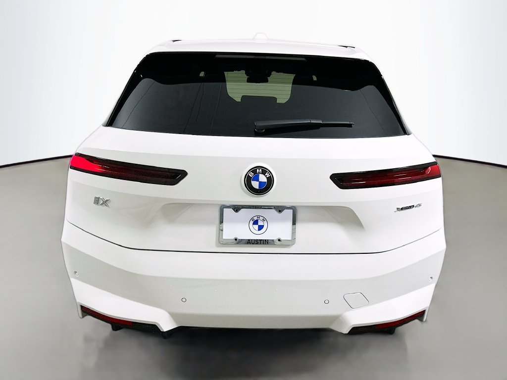 Used 2026 Alpine White BMW xDrive45 image 6
