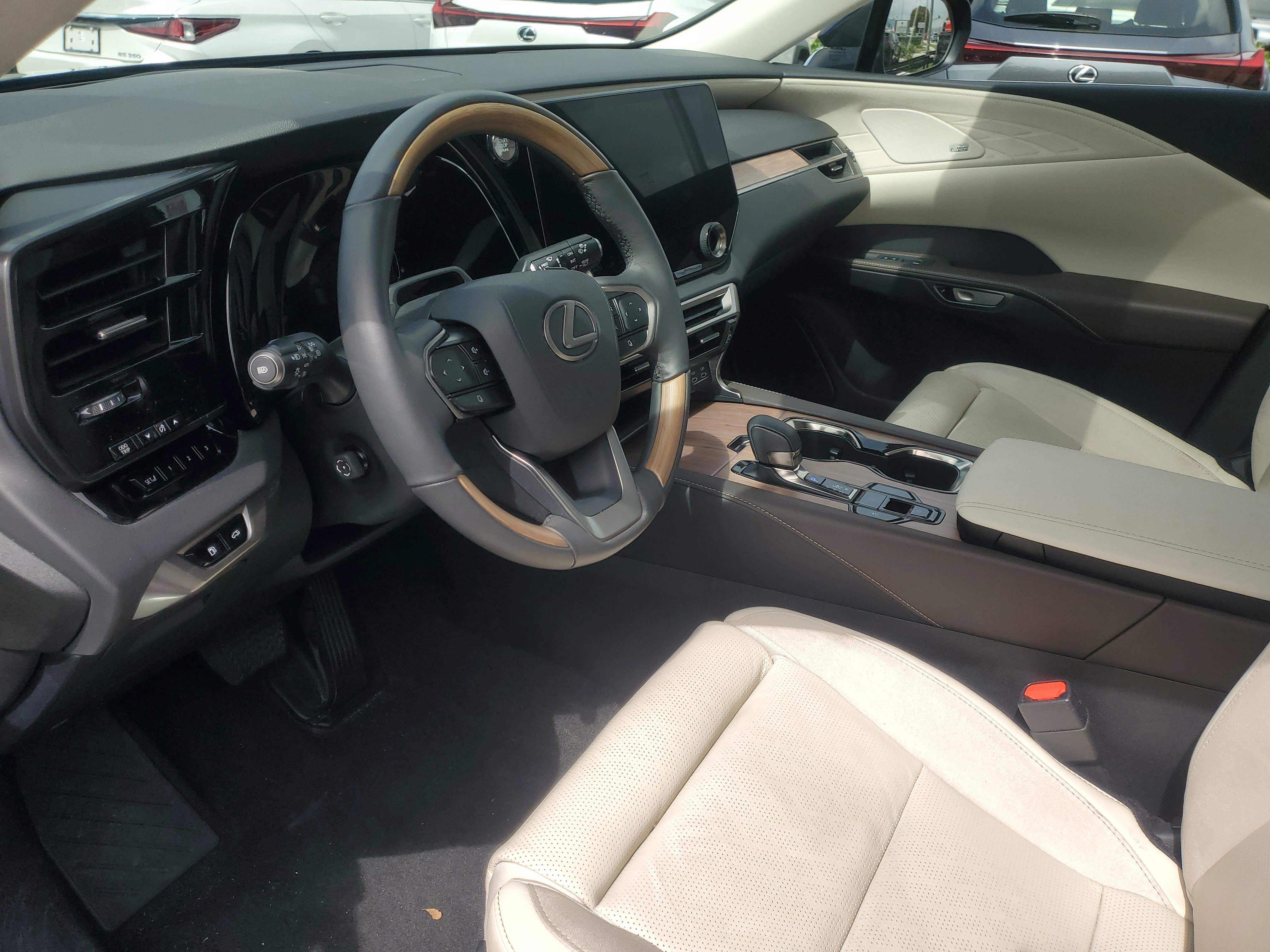Used 2023 Mica Lexus RX 350 image 16
