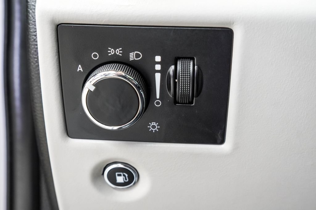 Used 2021 Silver Jeep Trackhawk image 41