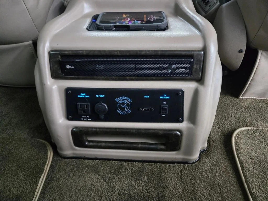 2023 GMC Savana Cargo Work Van - Photo 31