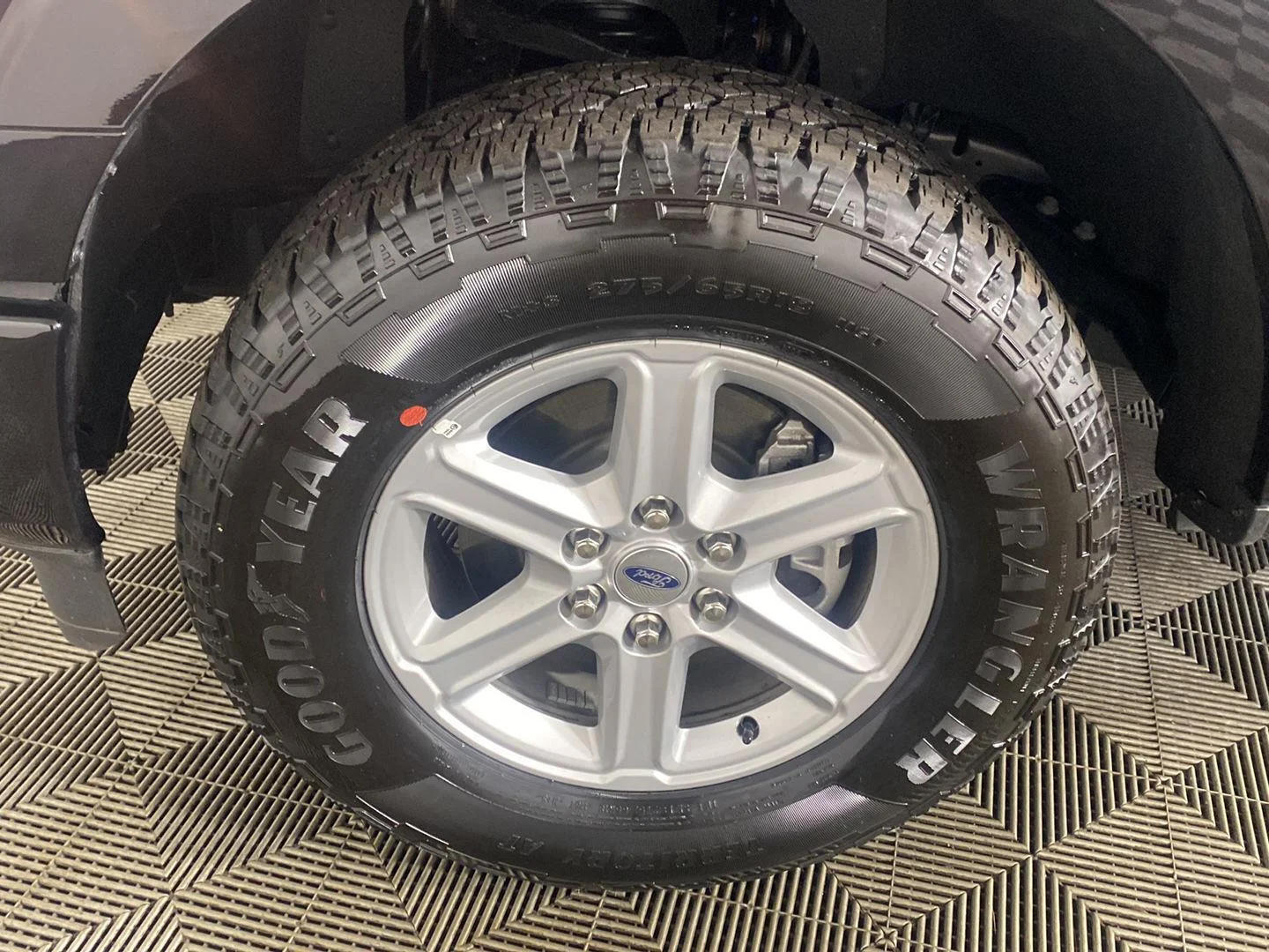 New 2026 Agate Black Ford XLT image 37