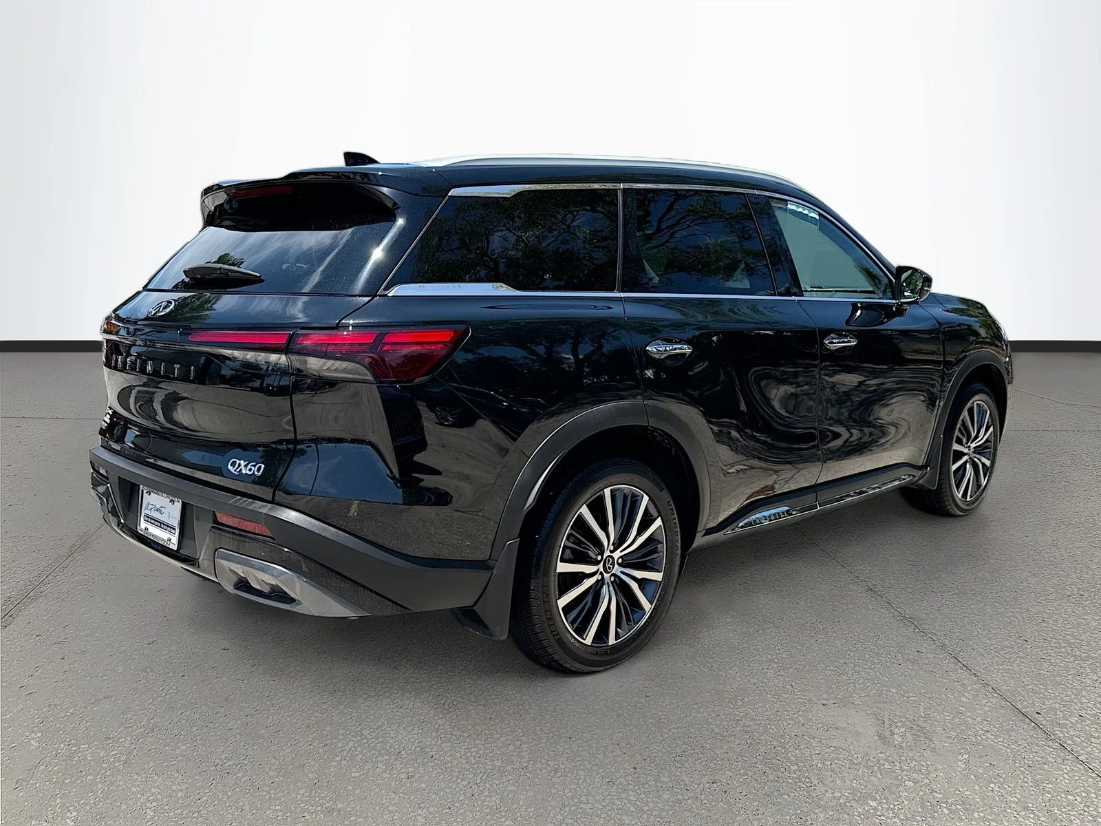 Used 2023 Black INFINITI Sensory image 7