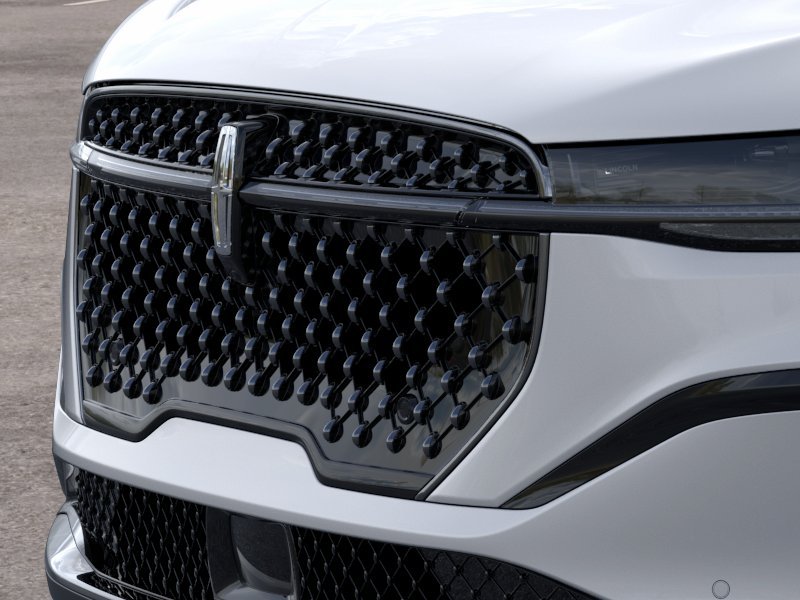 New 2026 Silver Radiance Metallic Clearcoat Lincoln Premiere image 17