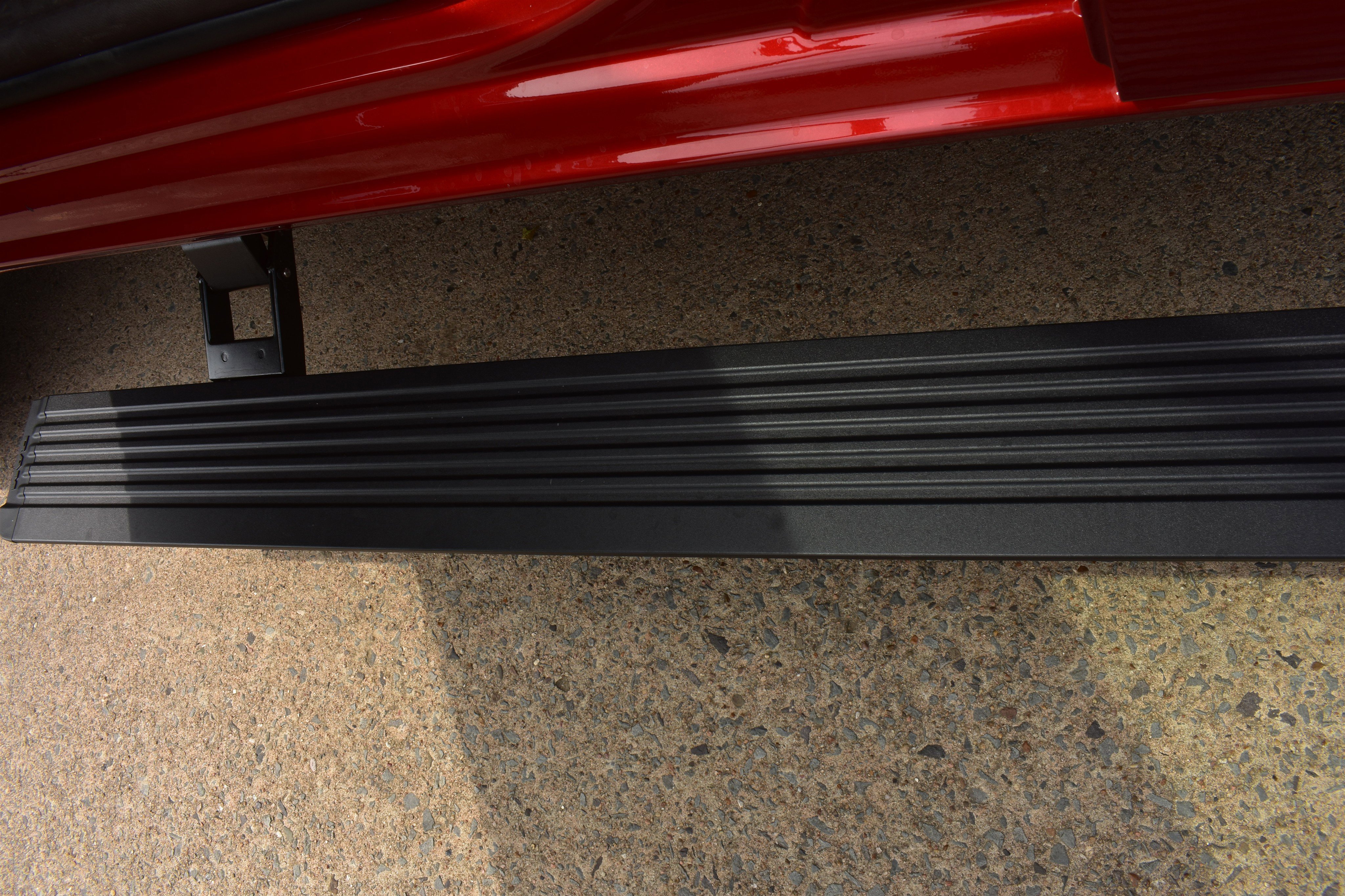 New 2026 Molten Red Pearl-Coat Exterior Paint RAM Laramie image 14