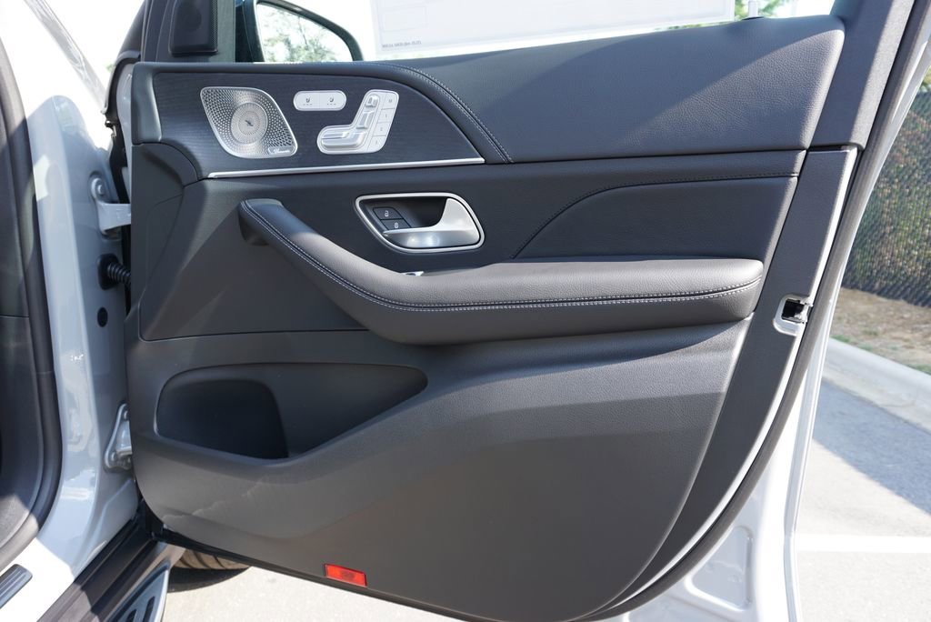 New 2026 MANUFAKTUR Alpine Grey Mercedes-Benz GLS 450 image 100