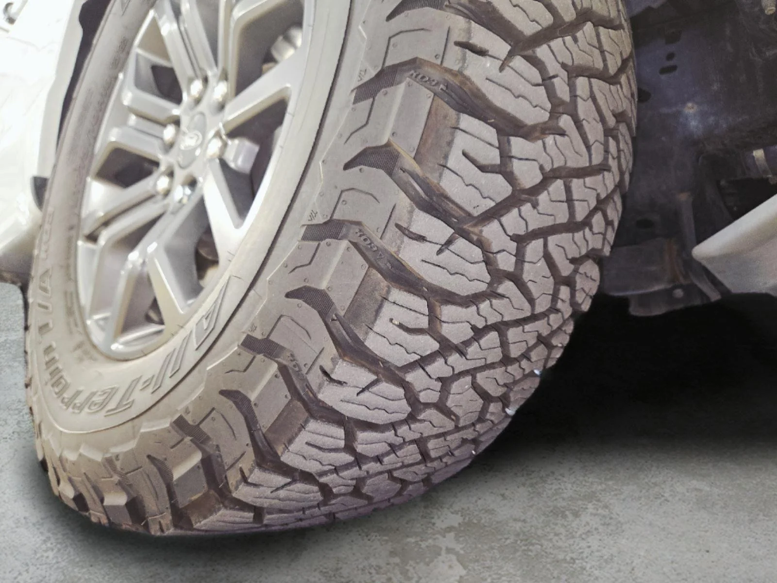 Used 2023 Avalanche Gray Ford Tremor image 58